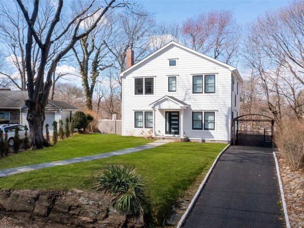 17 Maple Drive, Old Greenwich, CT 06870