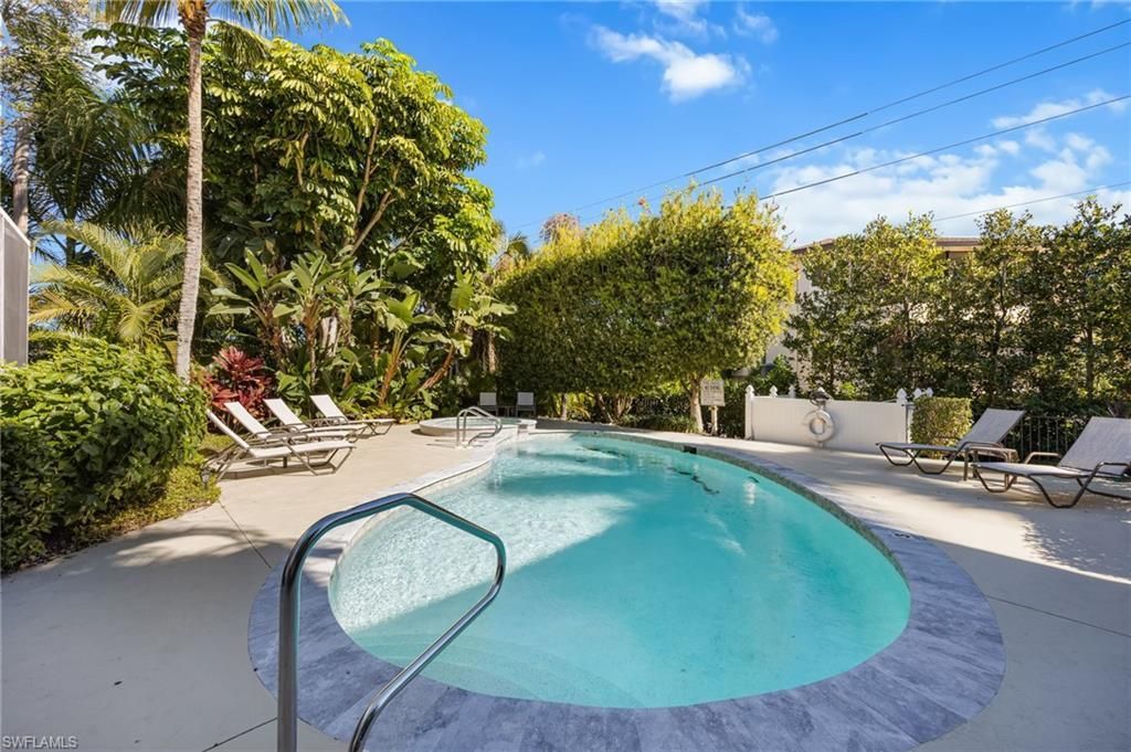 611 10th Ave S, Unit B2, Naples, FL 34102 Photo