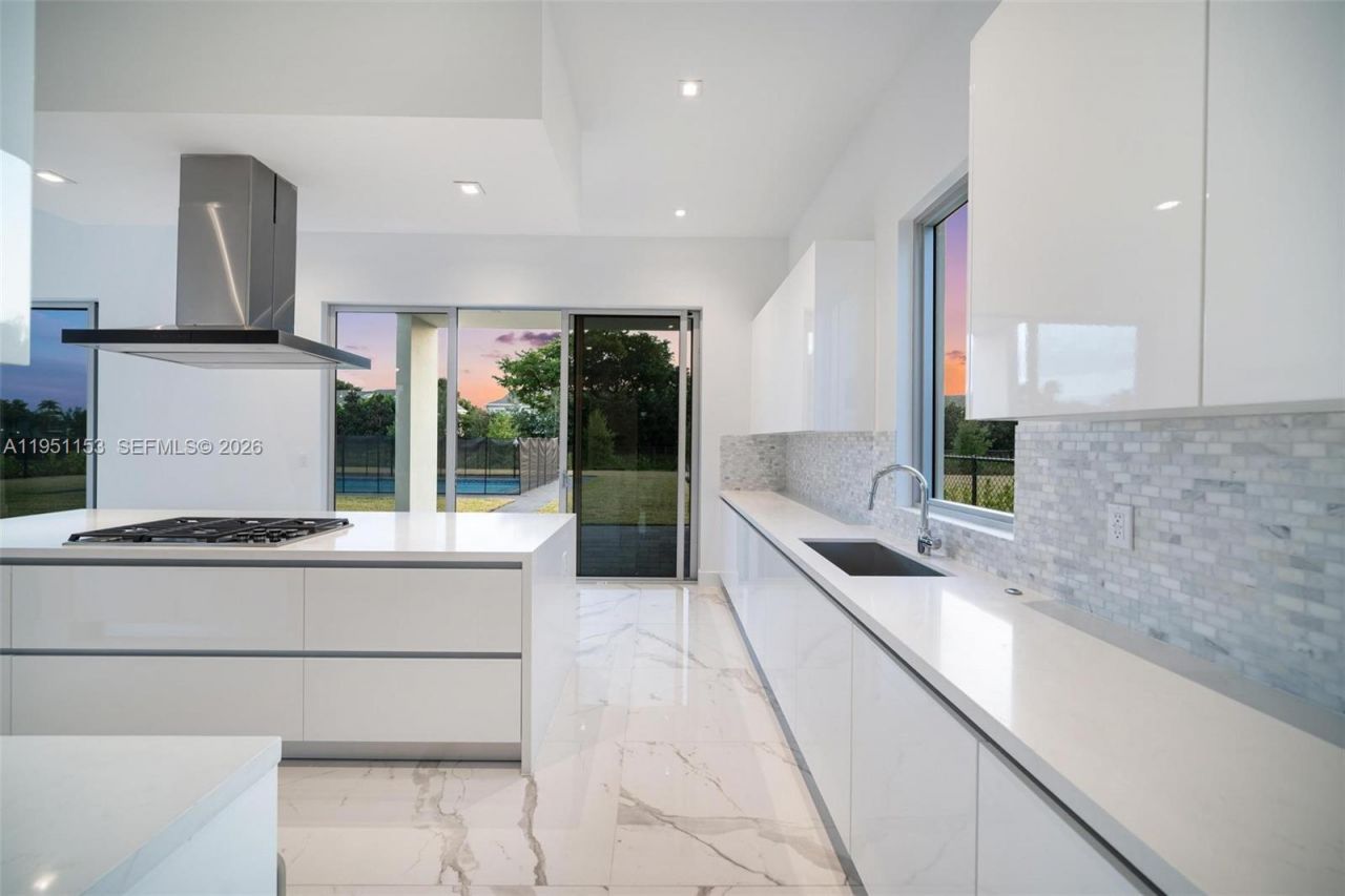 16710 N Botaniko Dr N , Weston, FL 33326 Photo