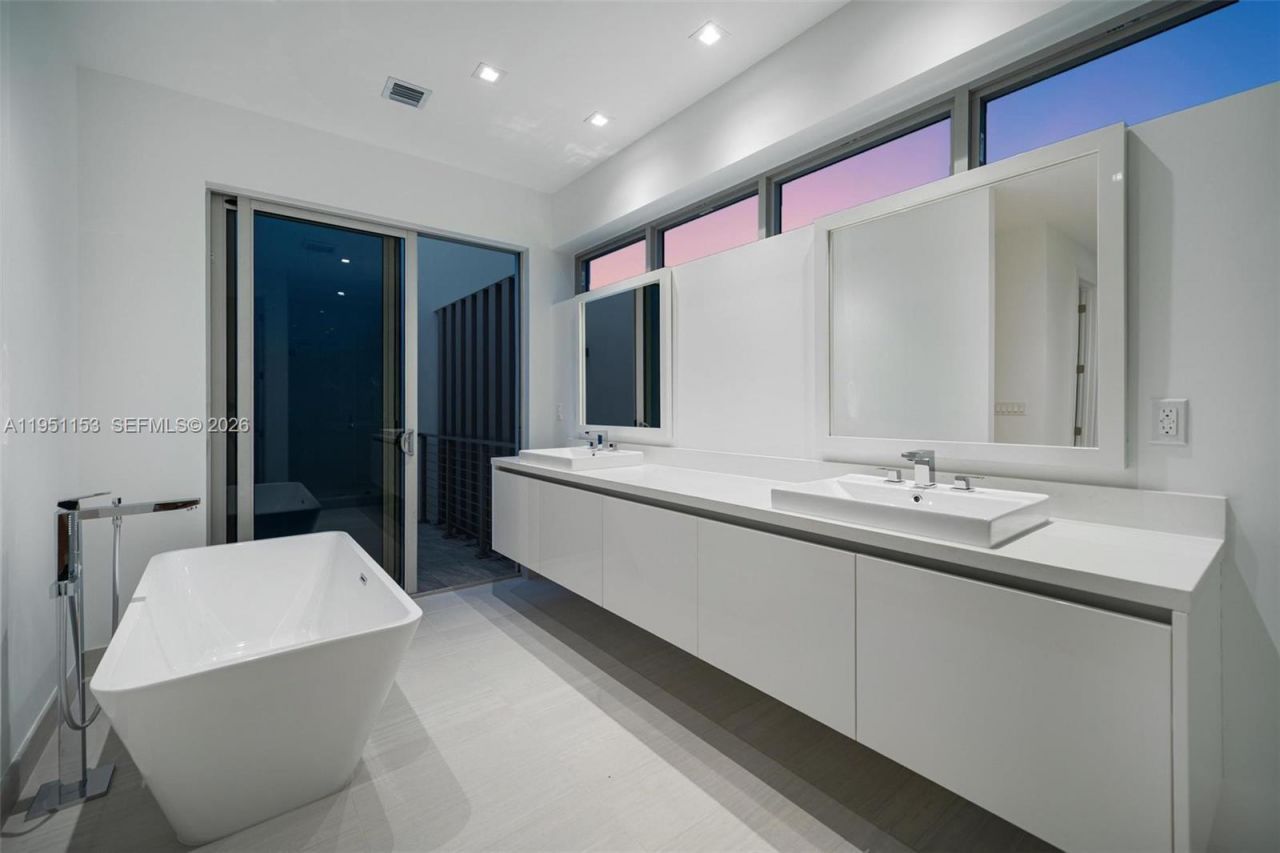 16710 N Botaniko Dr N , Weston, FL 33326 Photo