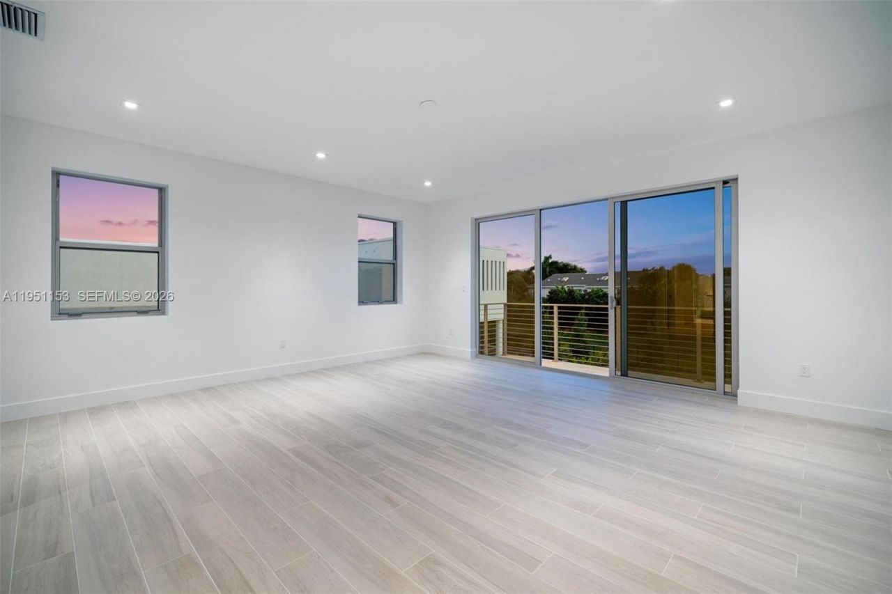 16710 N Botaniko Dr N , Weston, FL 33326 Photo