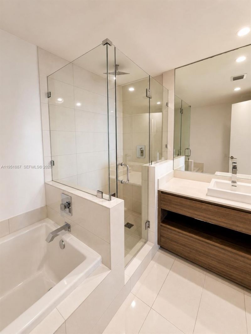 1100 S Miami Ave, Unit 2111, Miami, FL 33130 Photo