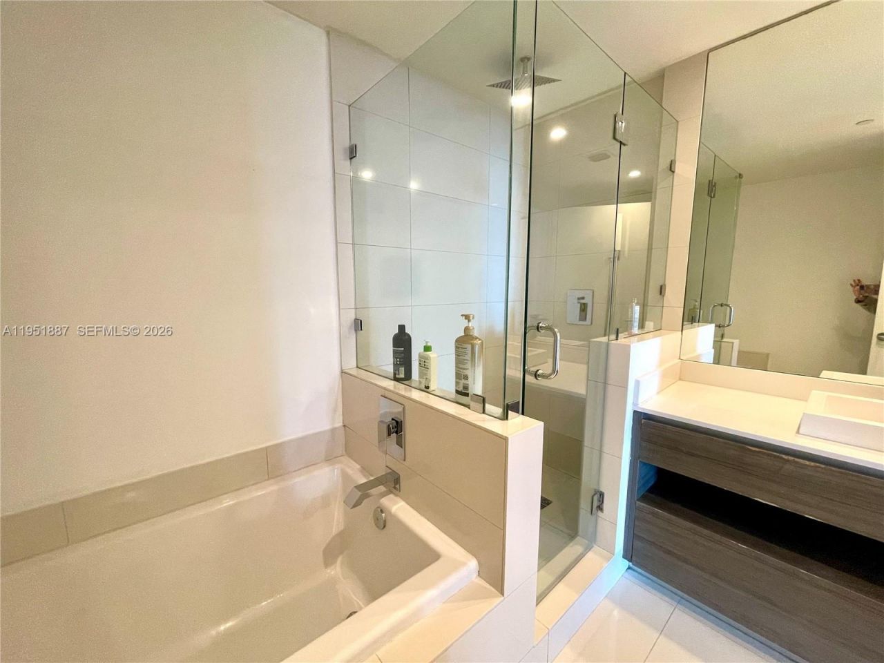 1100 S Miami Ave , Unit 2111, Miami, FL 33130 Photo