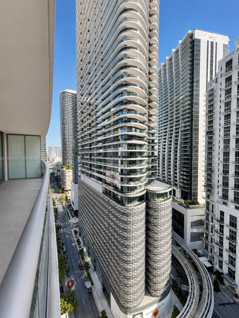 1100 S Miami Ave, Unit 2111, Miami, FL 33130 Photo
