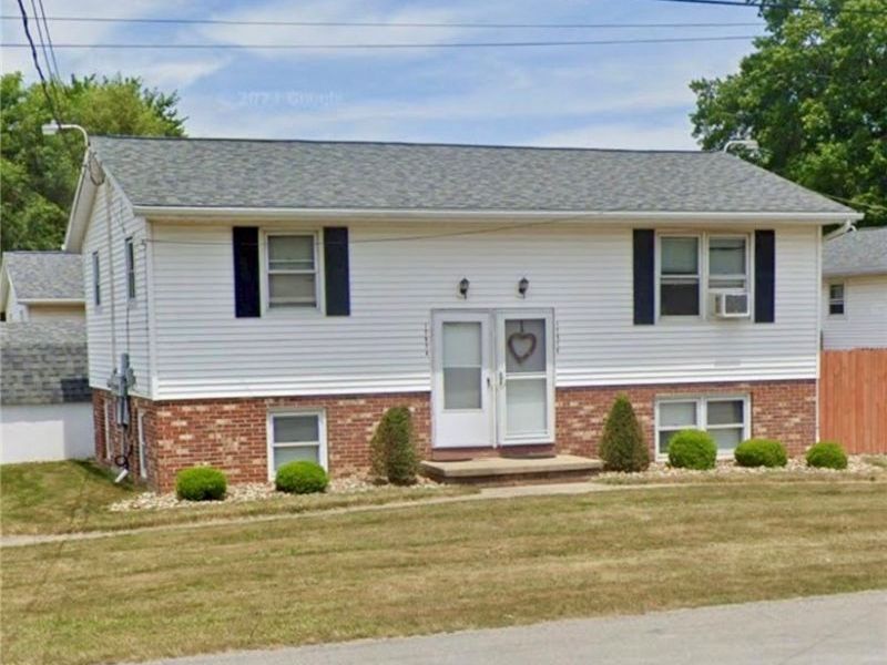 17974 1st Street, Beloit, OH 44609 Photo 1