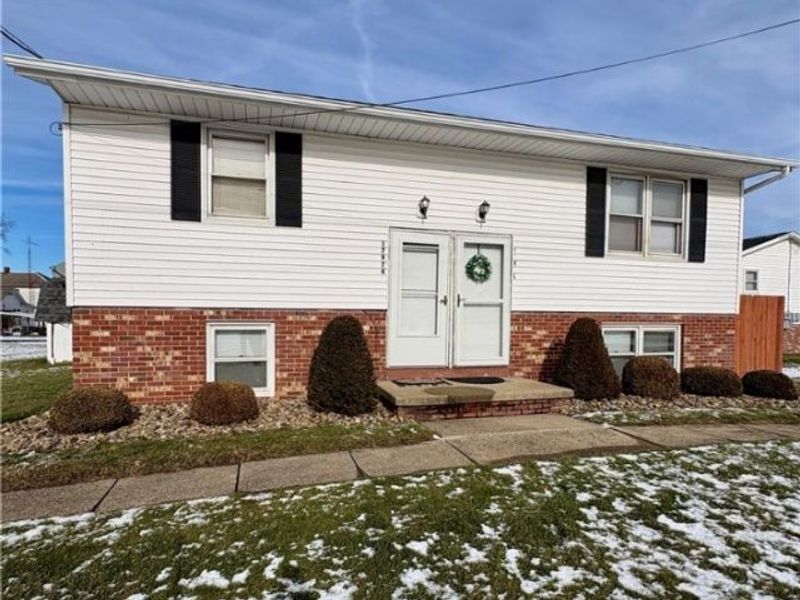 17974 1st Street, Beloit, OH 44609 Photo 1