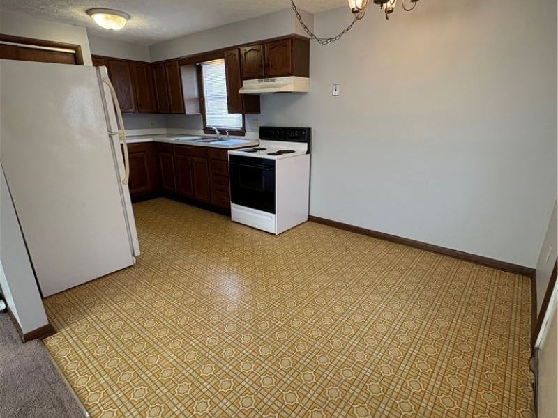 17974 1st Street, Beloit, OH 44609 Photo 5