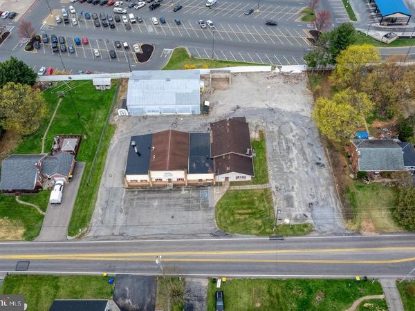 33 FAIRVIEW DRIVE, HANOVER, PA 17331