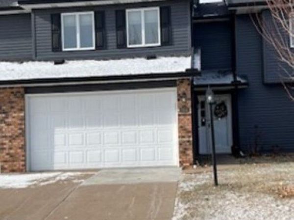 5954 Crow Valley Park Drive, Davenport, IA 52807