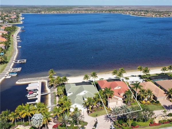 9087 Breakwater DR, NAPLES, FL 34120