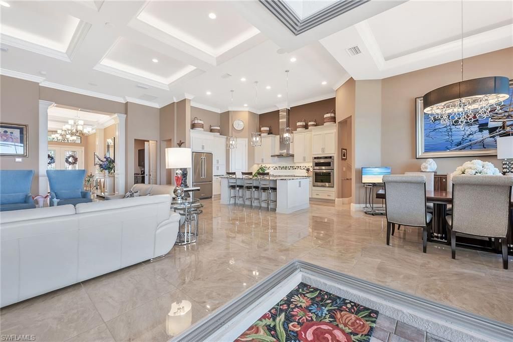9087 Breakwater Dr, Naples, FL 34120 Photo