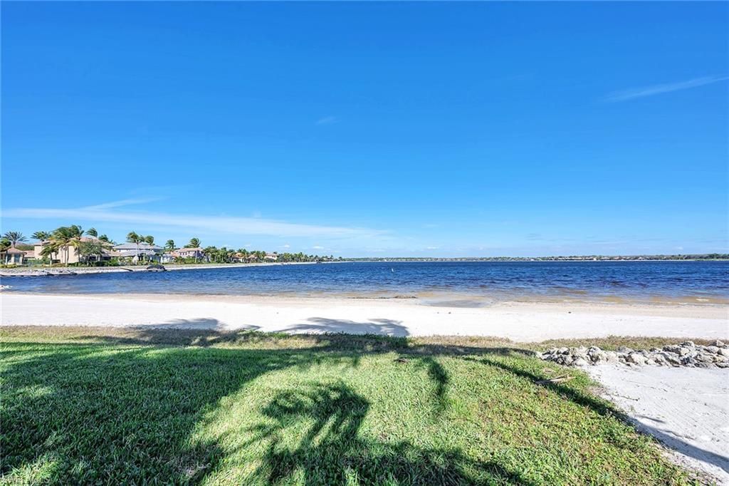 9087 Breakwater Dr, Naples, FL 34120 Photo