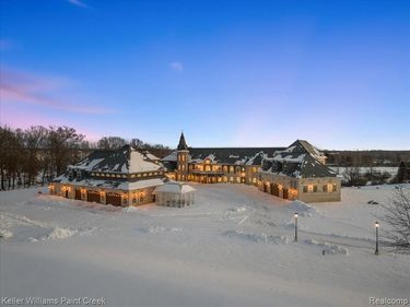 68050 Hillside Lane, Washington Twp, MI 48095