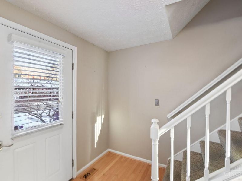 3030 Stratford Court, Loveland, OH 45140 Photo 4