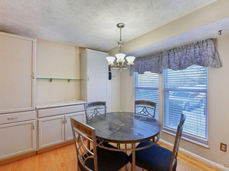 3030 Stratford Court, Loveland, OH 45140 Photo 5