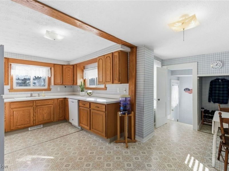 4454 S Ridge Road, Perry, OH 44081 Photo 7