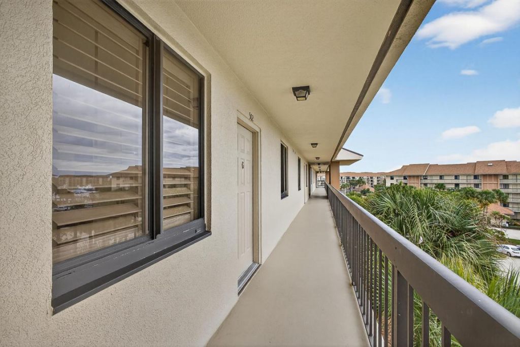 1801 Marina Isle Way, Unit 502, Jupiter, FL 33477 Photo