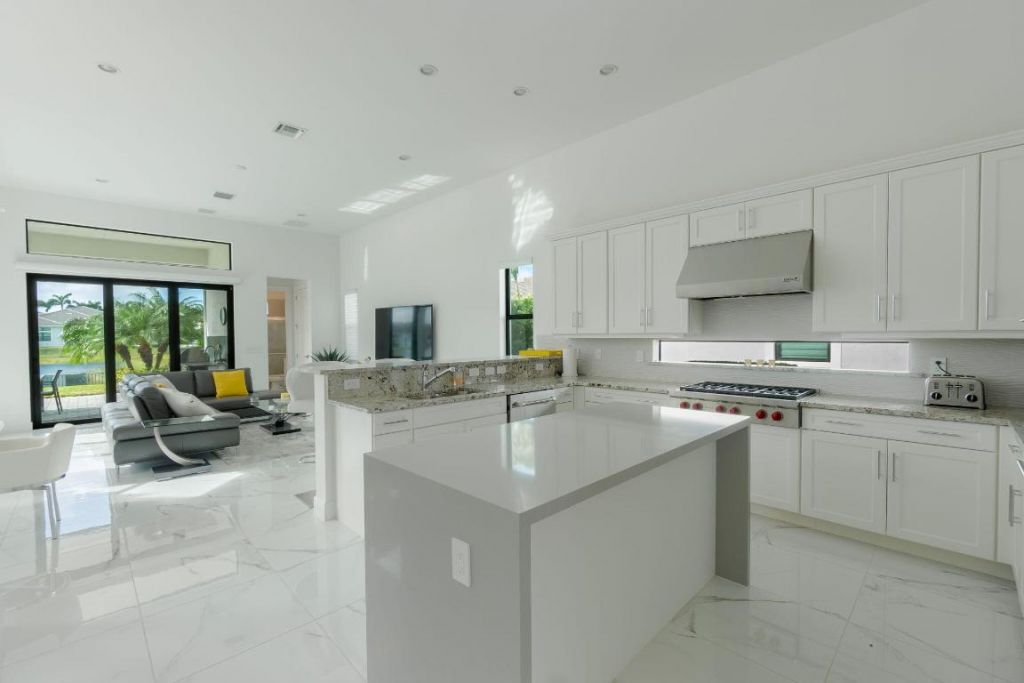 6950 NW 27th Avenue, Boca Raton, FL 33496 Photo