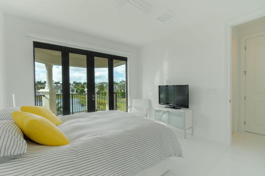 6950 NW 27th Avenue, Boca Raton, FL 33496 Photo