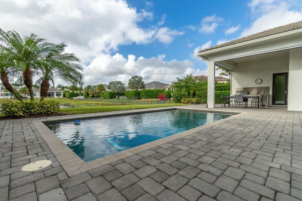 6950 NW 27th Avenue, Boca Raton, FL 33496 Photo