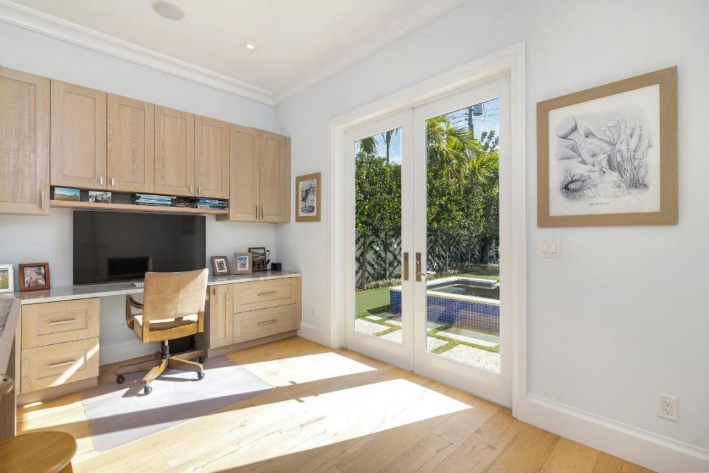 222 Arlington Road, West Palm Beach, FL 33405 Photo