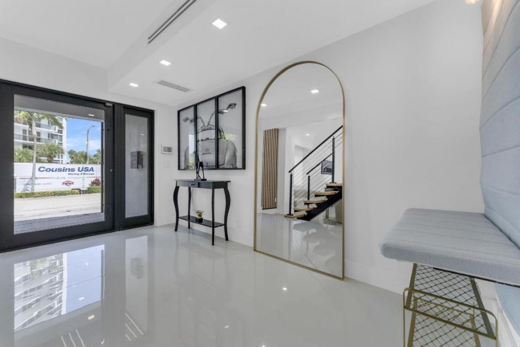 2724 N Ocean Boulevard, Fort Lauderdale, FL 33308 Photo