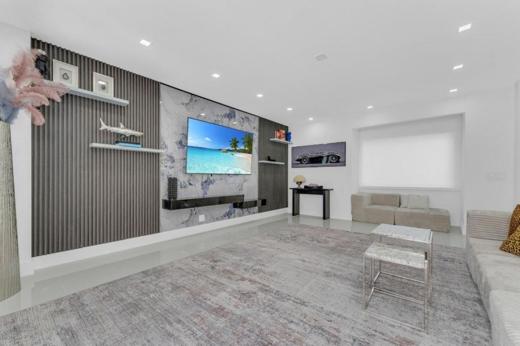 2724 N Ocean Boulevard, Fort Lauderdale, FL 33308 Photo