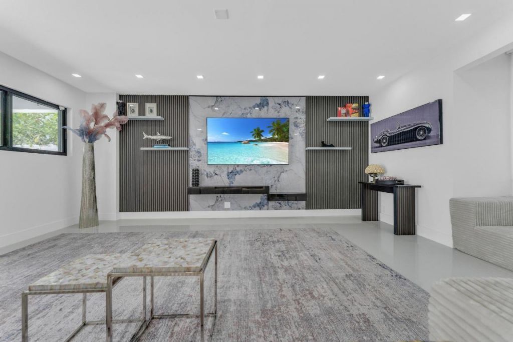 2724 N Ocean Boulevard, Fort Lauderdale, FL 33308 Photo