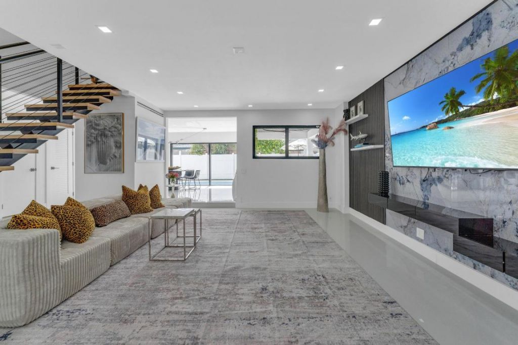 2724 N Ocean Boulevard, Fort Lauderdale, FL 33308 Photo