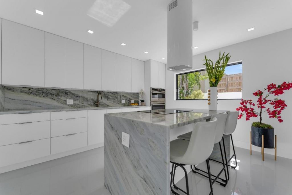 2724 N Ocean Boulevard, Fort Lauderdale, FL 33308 Photo