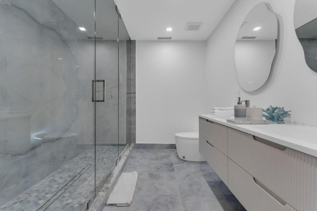 2724 N Ocean Boulevard, Fort Lauderdale, FL 33308 Photo