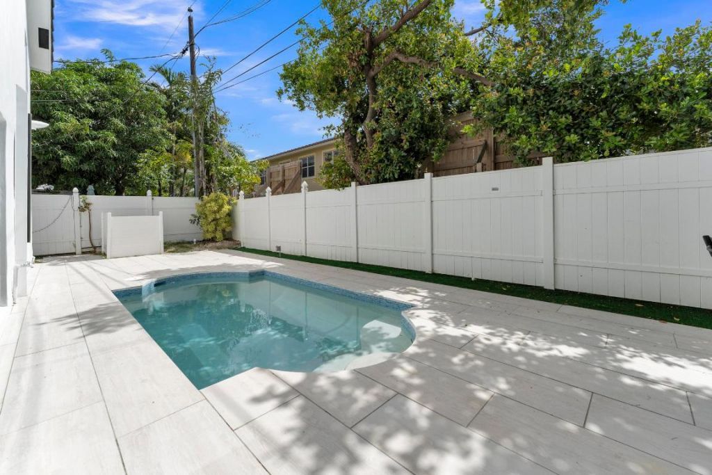 2724 N Ocean Boulevard, Fort Lauderdale, FL 33308 Photo