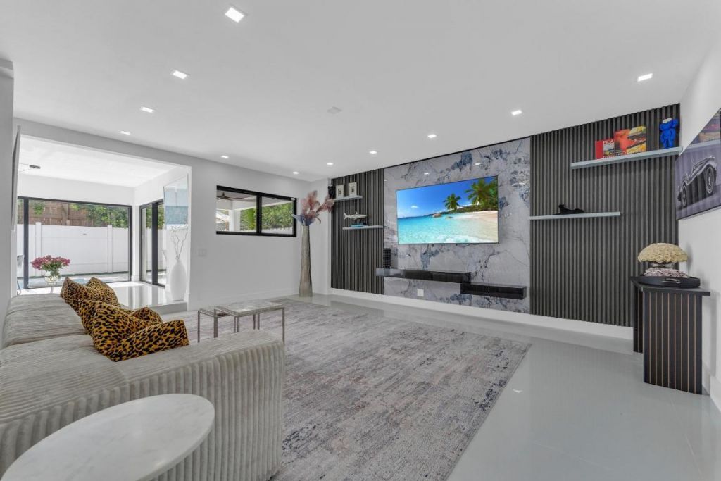 2724 N Ocean Boulevard, Fort Lauderdale, FL 33308 Photo