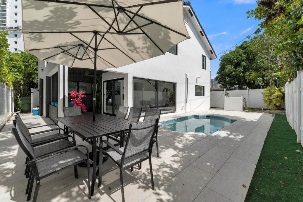 2724 N Ocean Boulevard, Fort Lauderdale, FL 33308 Photo