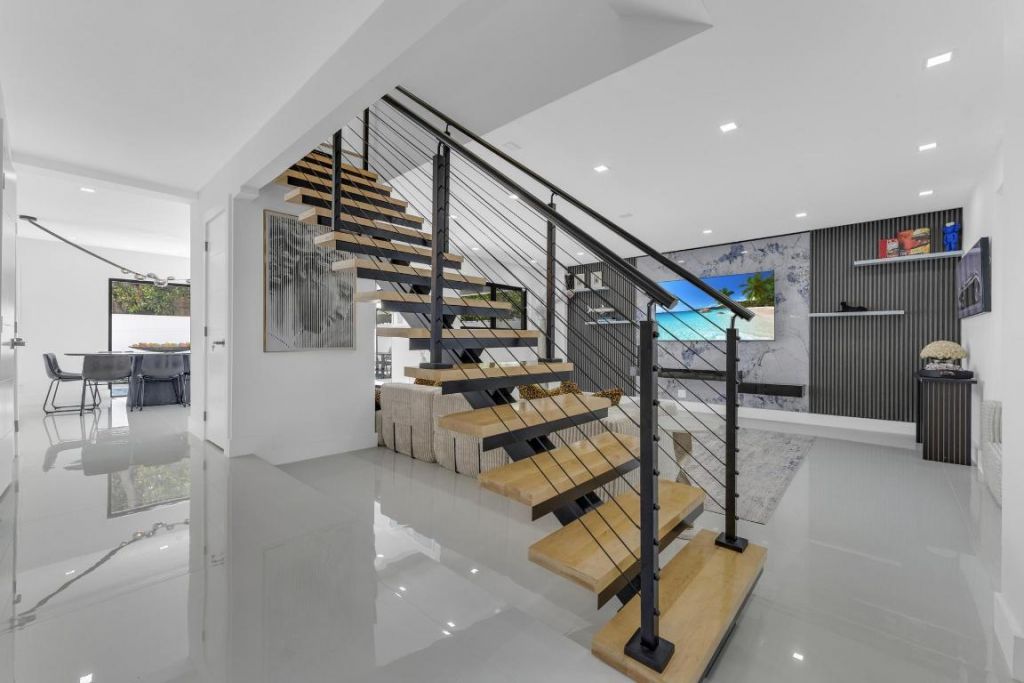 2724 N Ocean Boulevard, Fort Lauderdale, FL 33308 Photo