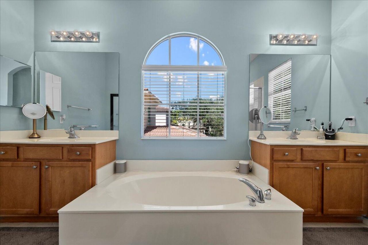 82 Stoney Drive, Palm Beach Gardens, FL 33410 Photo