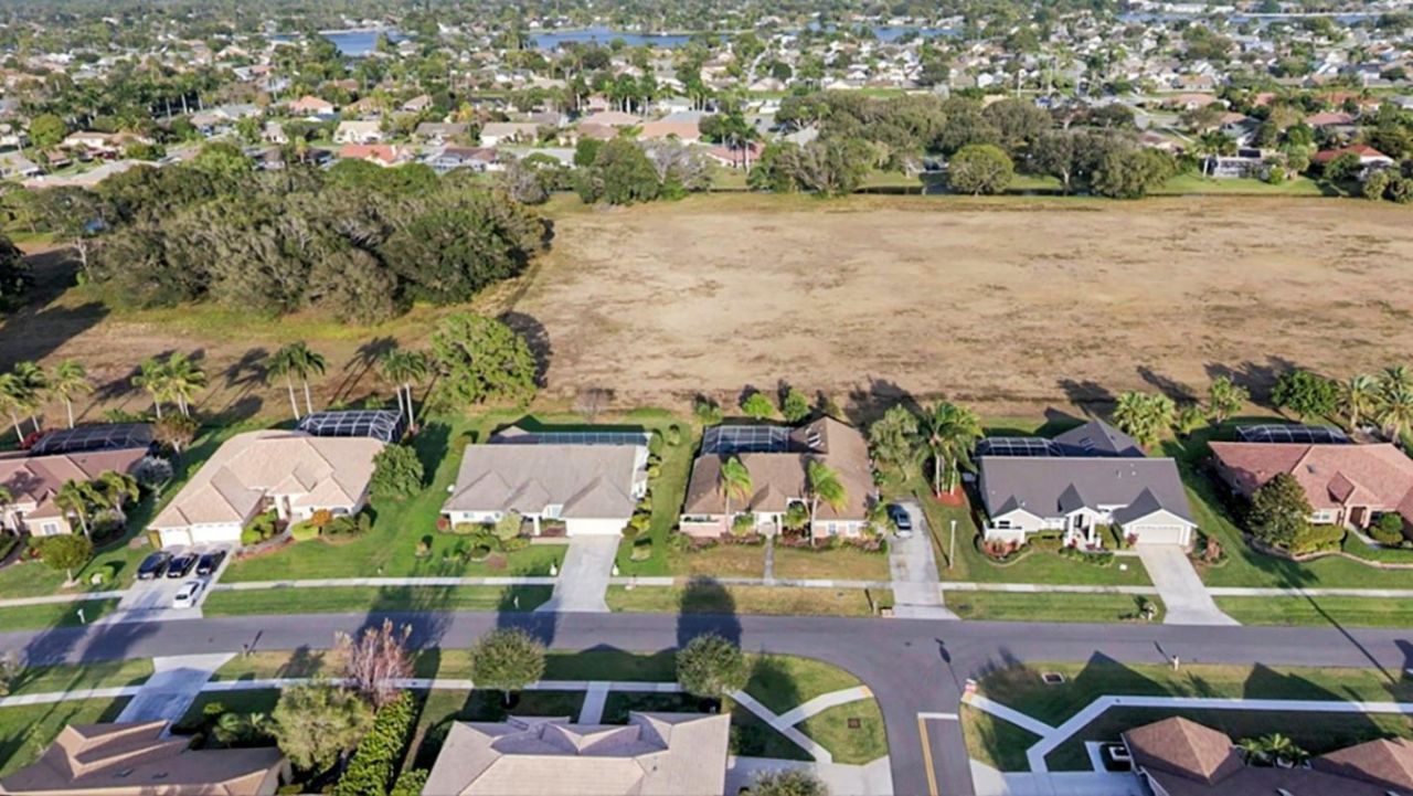 1656 Grantham Dr, Wellington, FL 33414 Photo