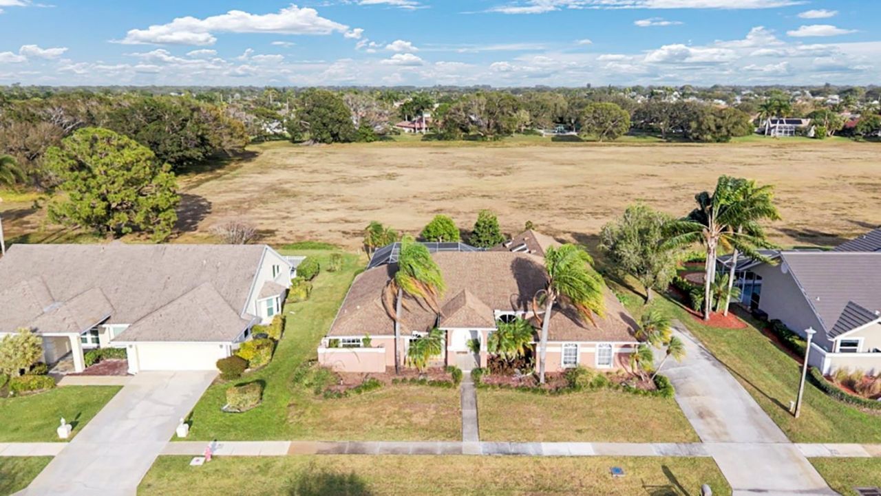 1656 Grantham Drive, Wellington, FL 33414 Photo