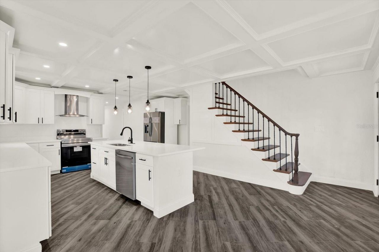 1810 Maryland Avenue Ne, Saint Petersburg, FL 33703 Photo