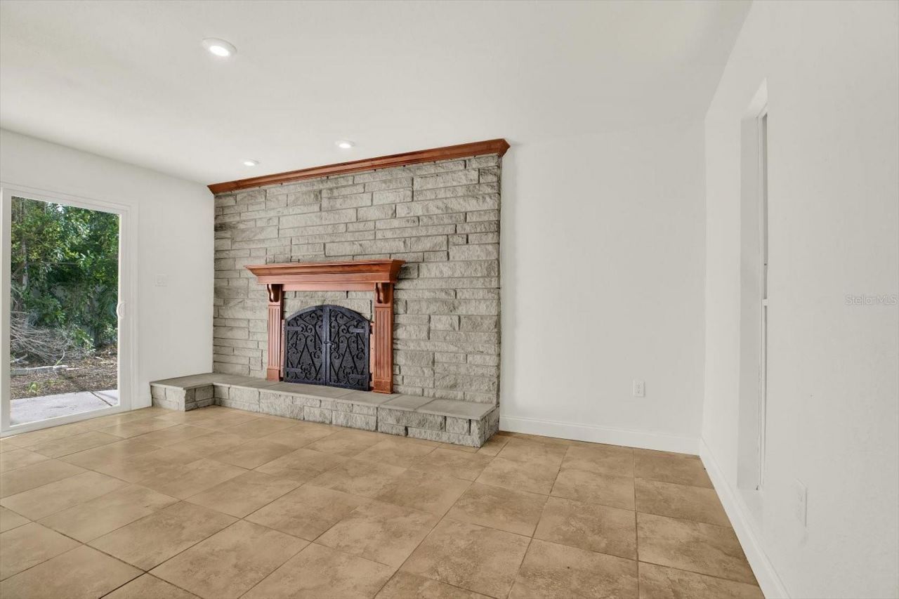 1810 Maryland Avenue Ne, Saint Petersburg, FL 33703 Photo