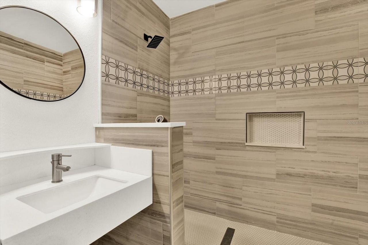 1810 Maryland Avenue Ne, Saint Petersburg, FL 33703 Photo