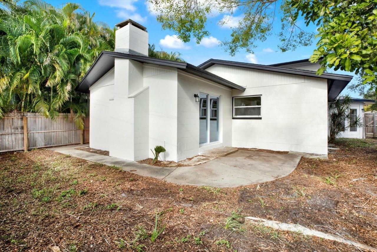 1810 Maryland Avenue Ne, Saint Petersburg, FL 33703 Photo