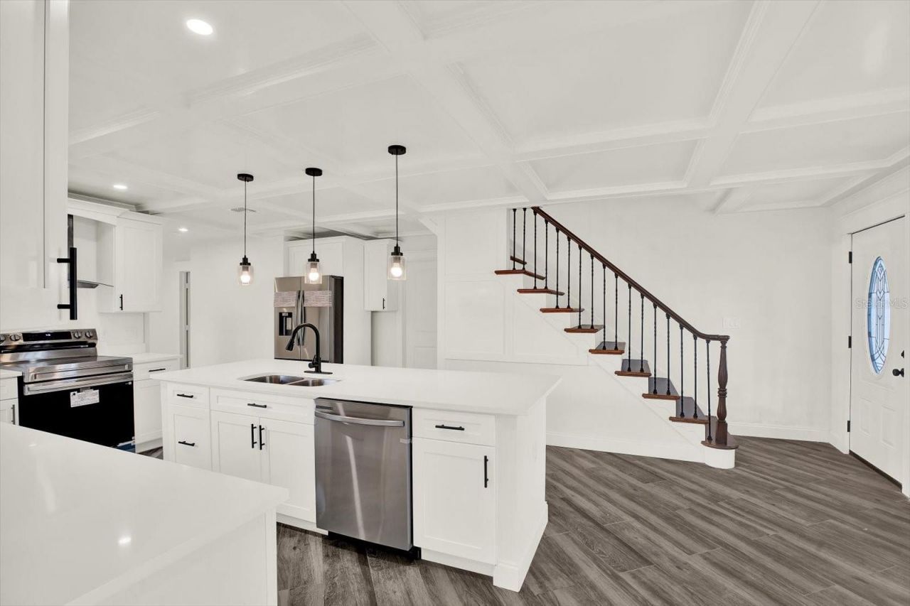 1810 Maryland Avenue Ne, Saint Petersburg, FL 33703 Photo