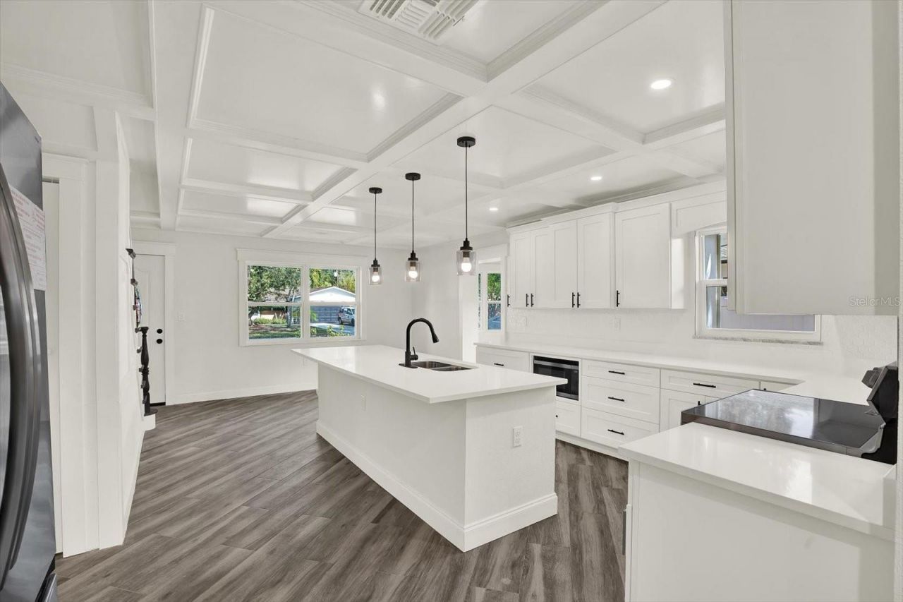 1810 Maryland Avenue Ne, Saint Petersburg, FL 33703 Photo