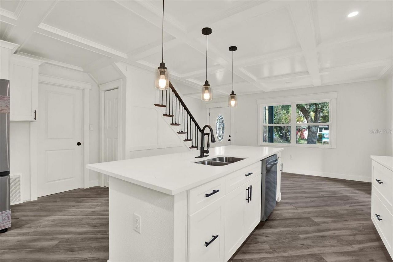 1810 Maryland Avenue Ne, Saint Petersburg, FL 33703 Photo