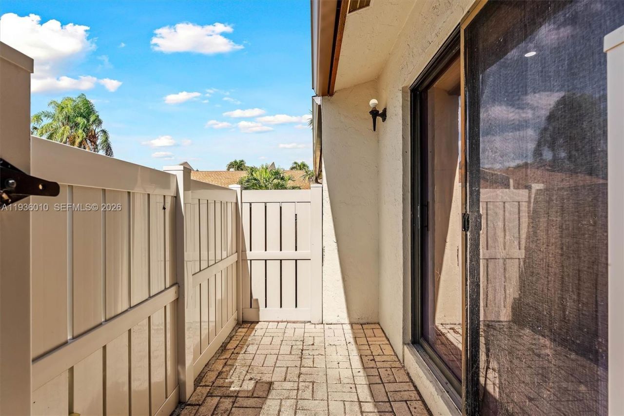 795 Banks Rd, Margate, FL 33063 Photo