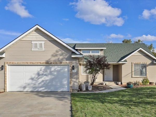 721 S McMillan Rd, Spokane Valley, WA 99016