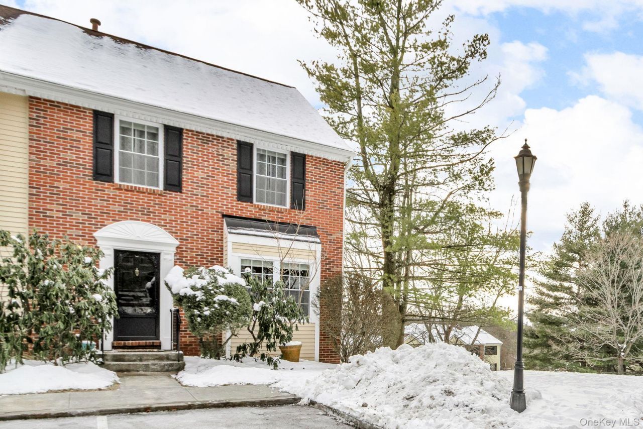 8 Cumberland Court, Peekskill, NY 10566 Main Photo