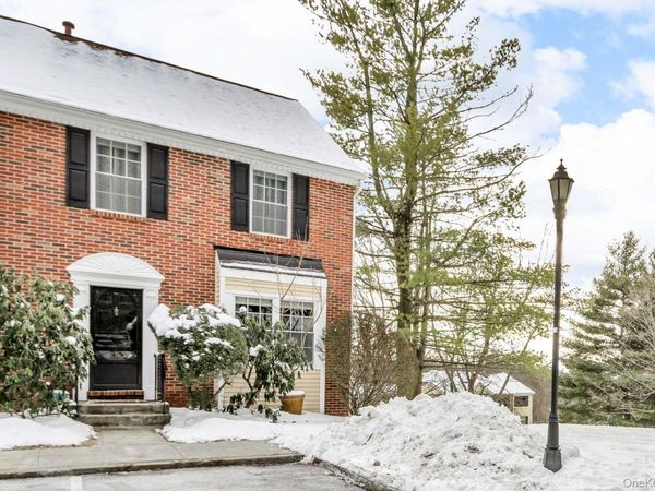 8 Cumberland Court, Peekskill, NY 10566