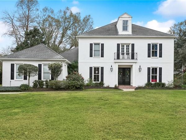 21 ENGLISH TURN Drive, New Orleans, LA 70131